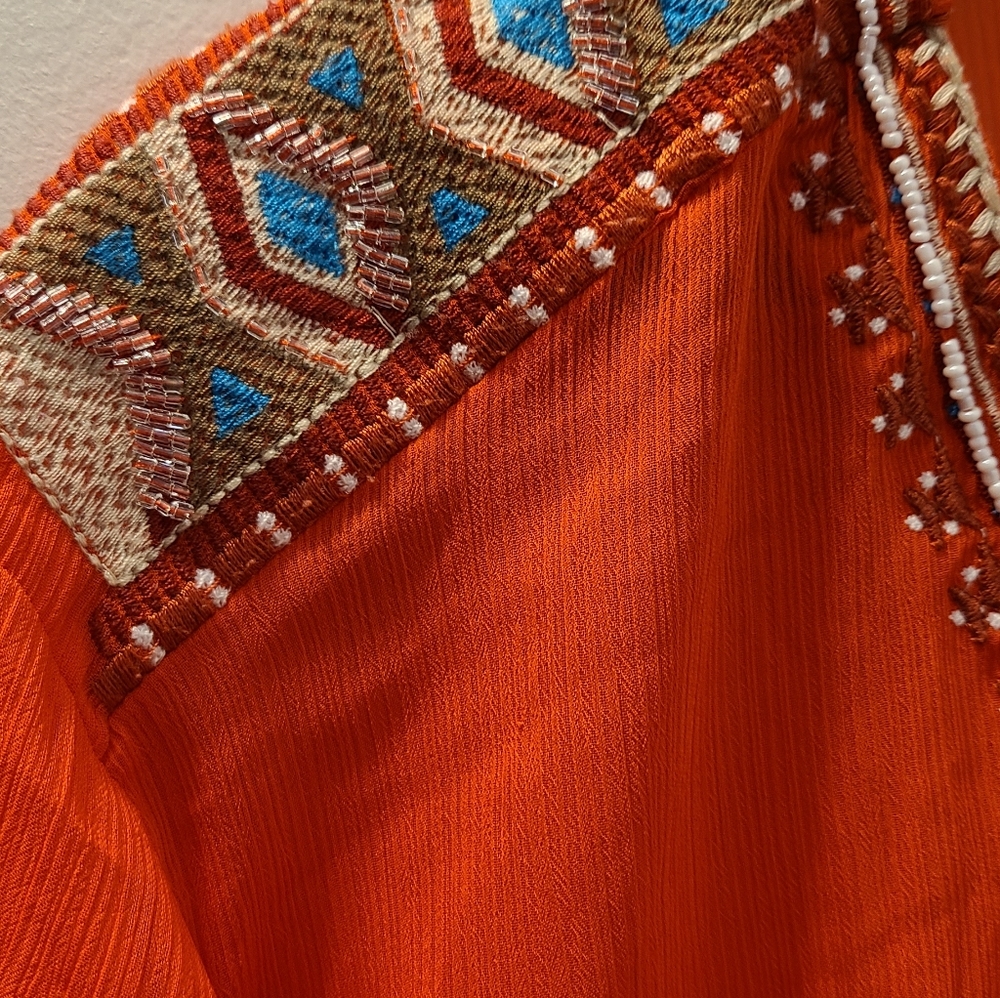 Beautiful blouse - Picture 3 of 6